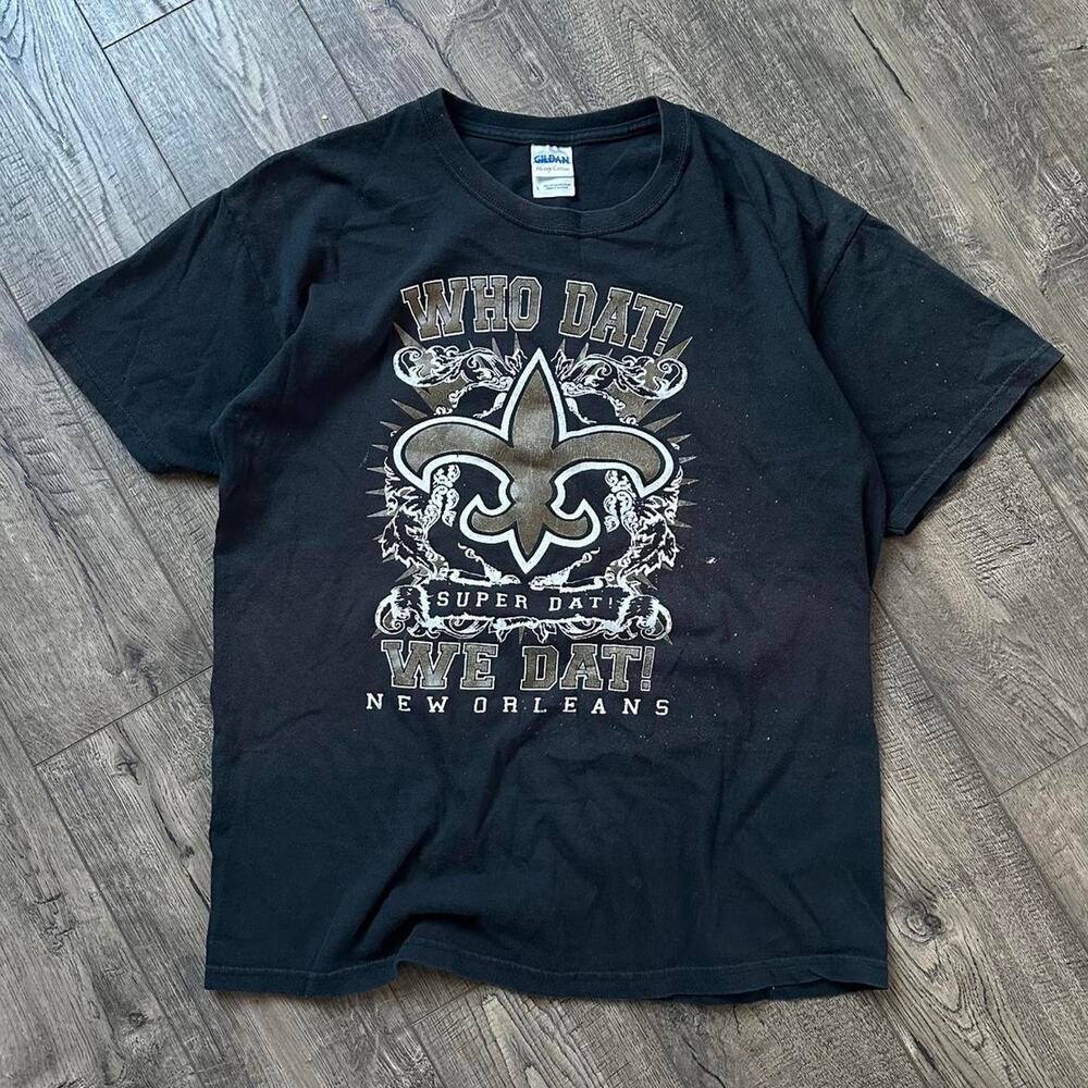 Vintage 00s Black Faded New Orleans Saints NFL Football Tee